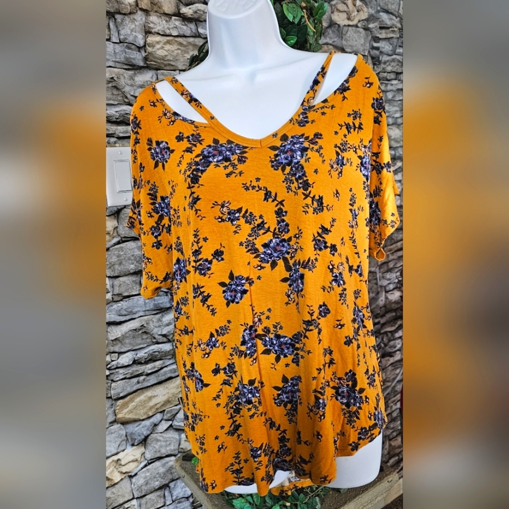XL Mustard Tshirt